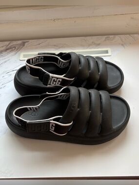 UGG Women’s Black Puffer Slides